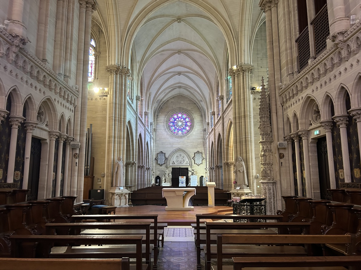 Orane Trinitébasilique-douvres-vue-loin