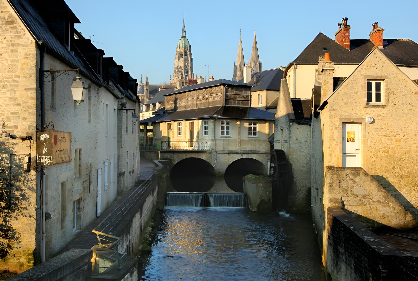 G.WAIT - OT Bayeux IntercomBayeux cité médiévale