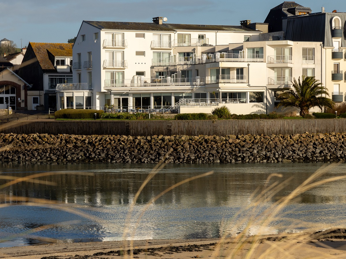 propriétairebc-hotel la marine-ext
