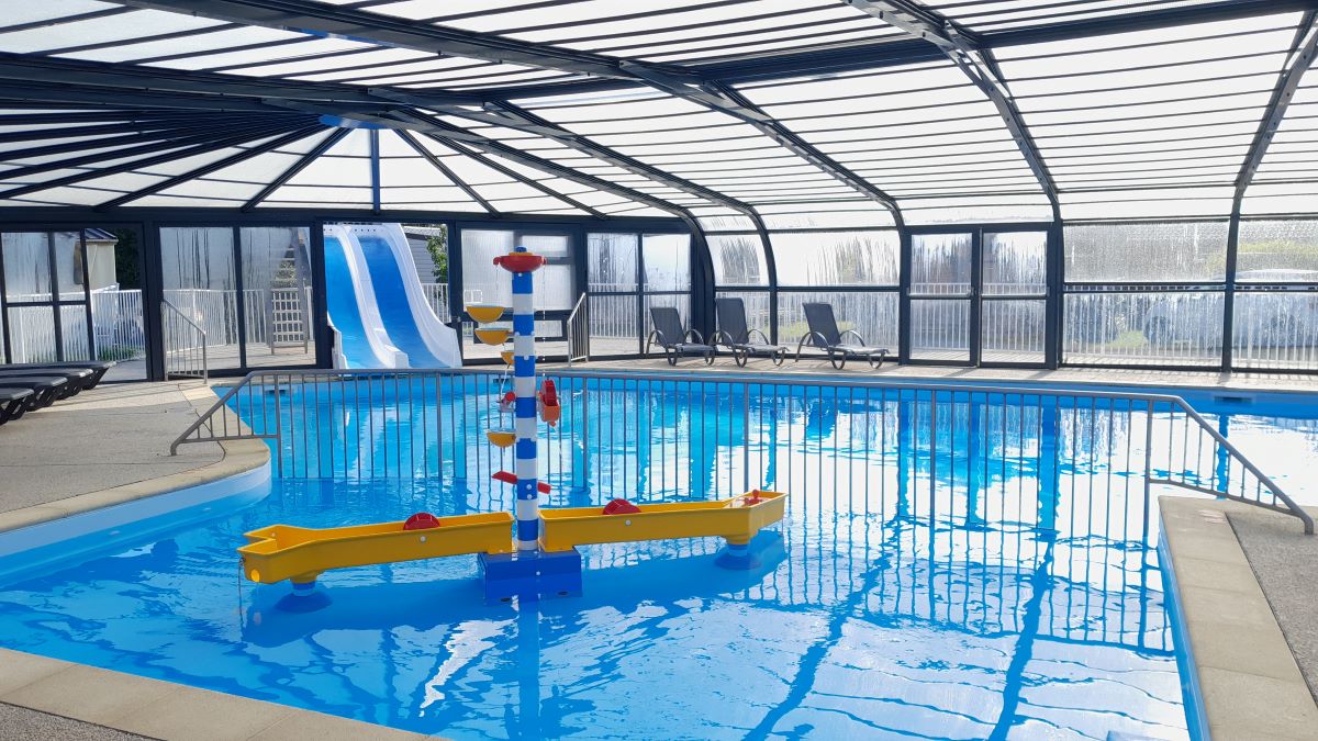 PROPRIETAIREBeauvoir_Camping_aux_Pommiers_piscine