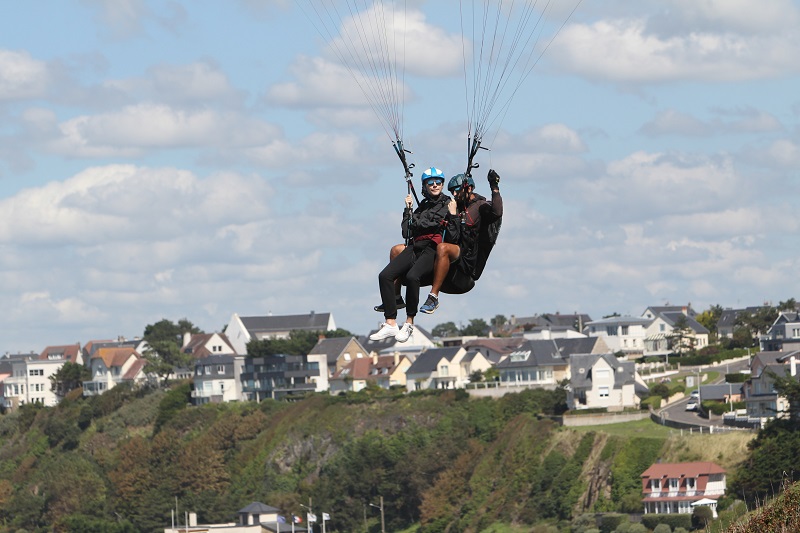 LEO HAMARDParapente en Baie_BL8Z0031