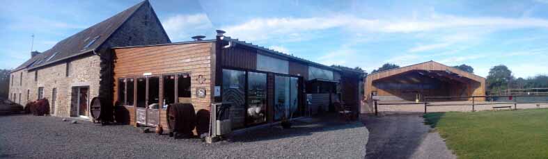PROPRIETAIREBolleville_Ecurie Leseigneur Chevaux et Anes_batiment2