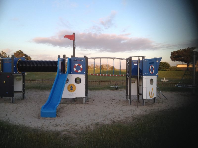 PROPRIETAIREBréhal_Camping de la Vanlée_aire de jeux