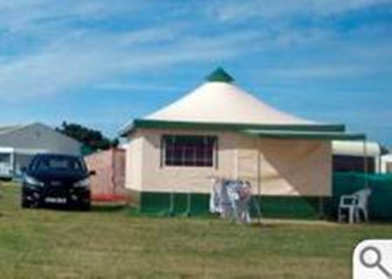PROPRIETAIREBréhal_Camping de la Vanlée_bengali