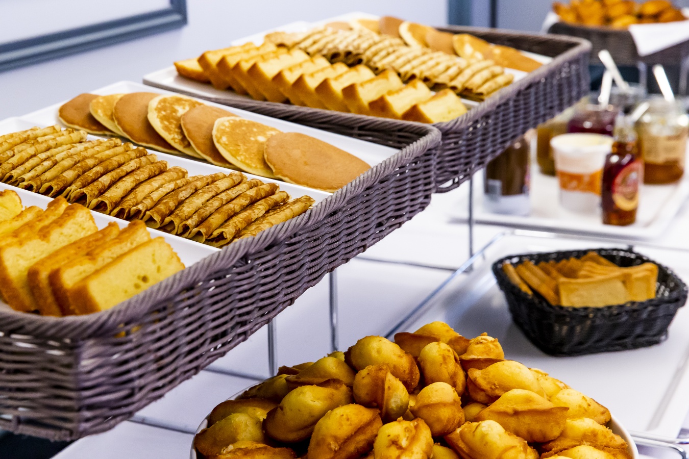 LION D'ORPETITS DEJEUNERS BUFFET