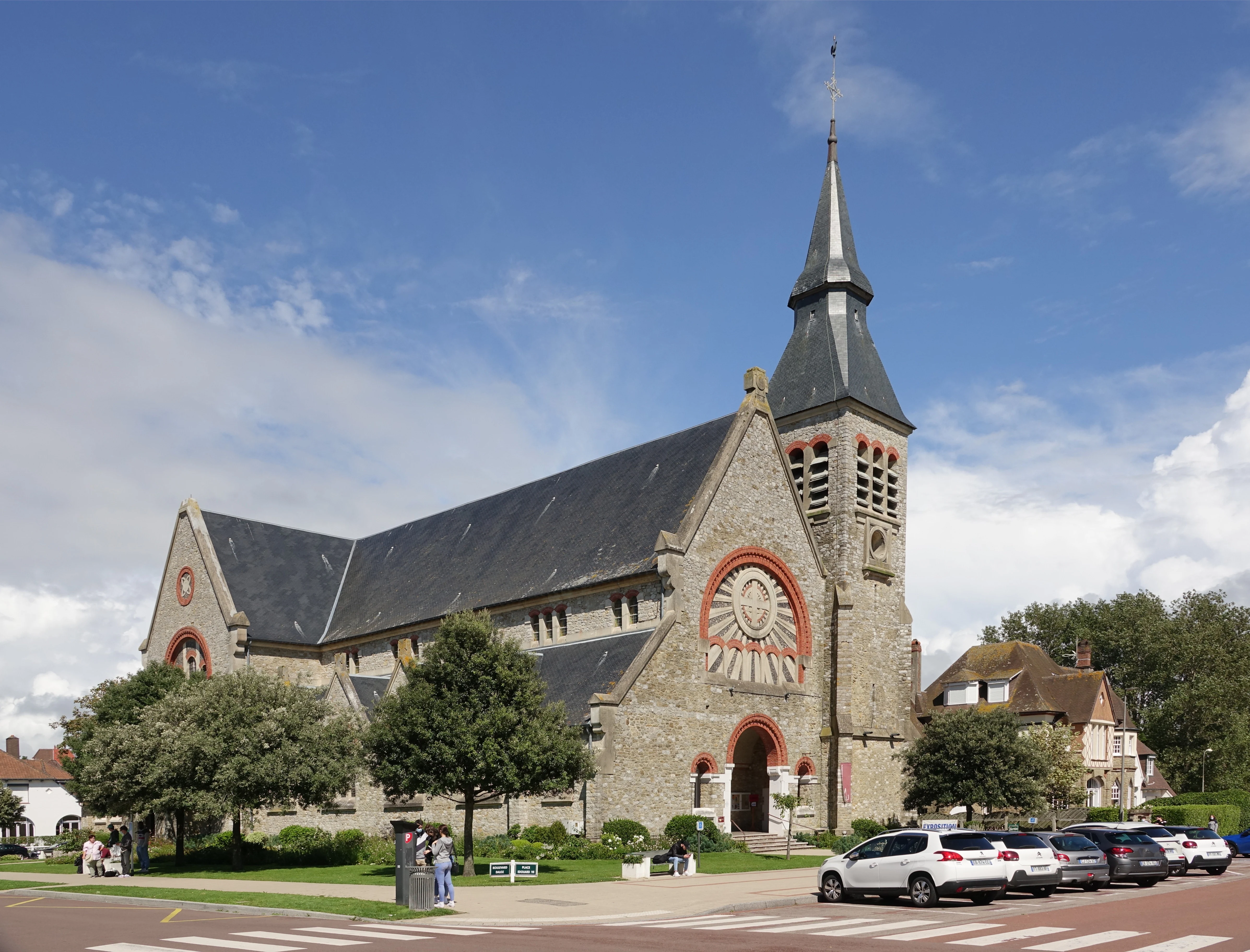 Église Sainte-Jeanne-d'Arc (Le Touquet-Paris-Plage).jpg