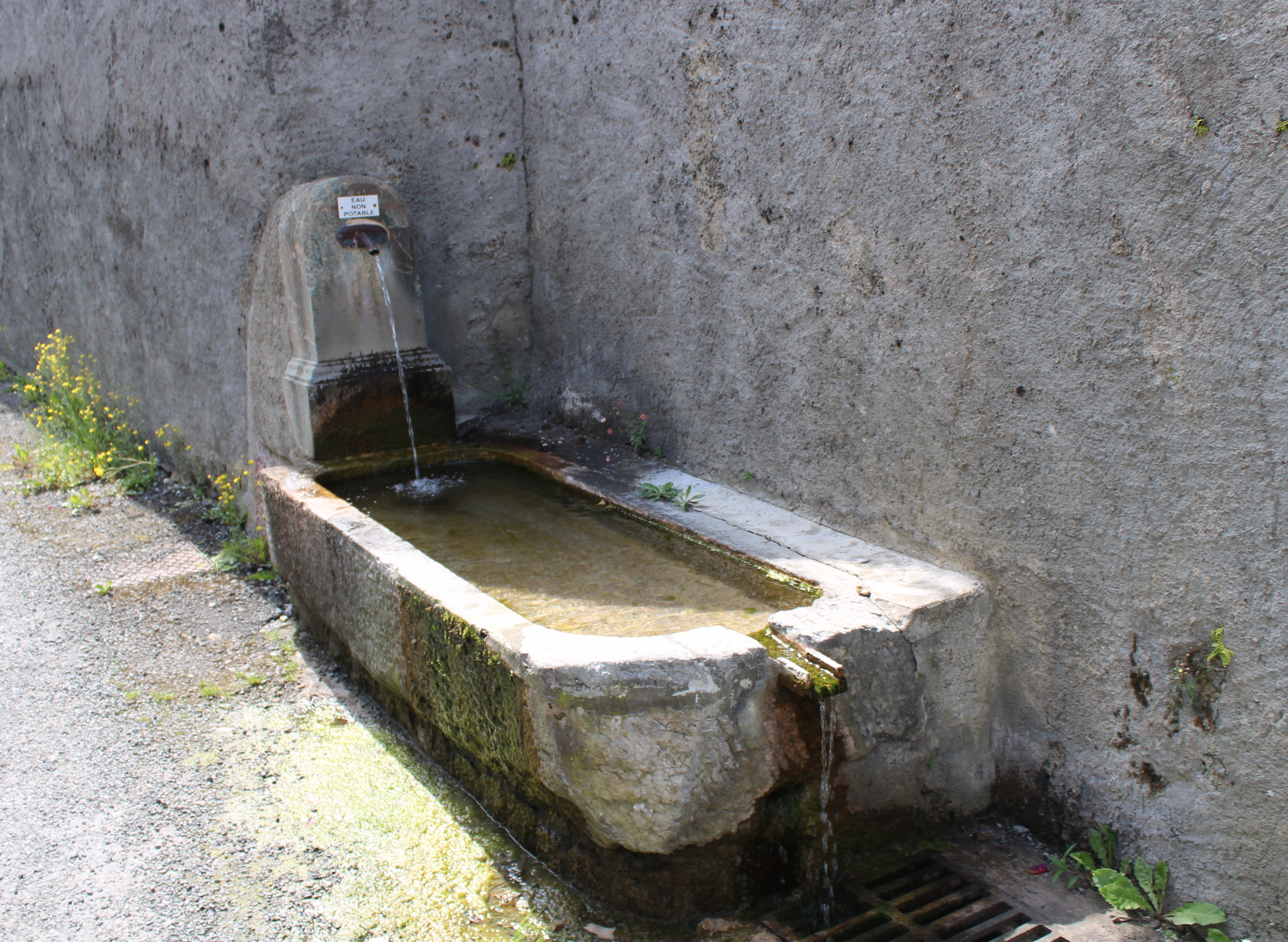 Campan - Fontaine 1.jpg