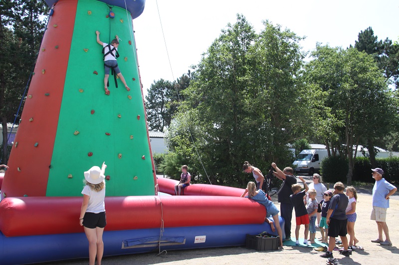 PROPRIETAIREcamping-aux-grands-espaces-saint-germain-sur-ay (7)bd