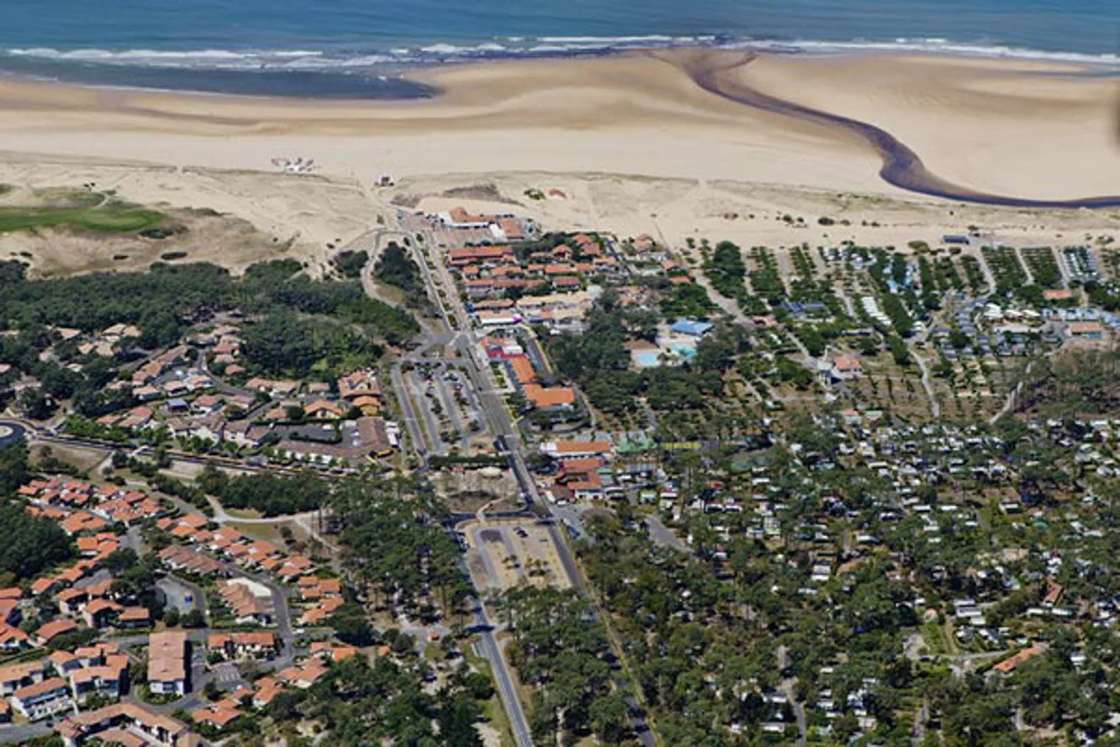 Les Cigales Vagues Océanescamping-cigales-300m-plage-1-jpg