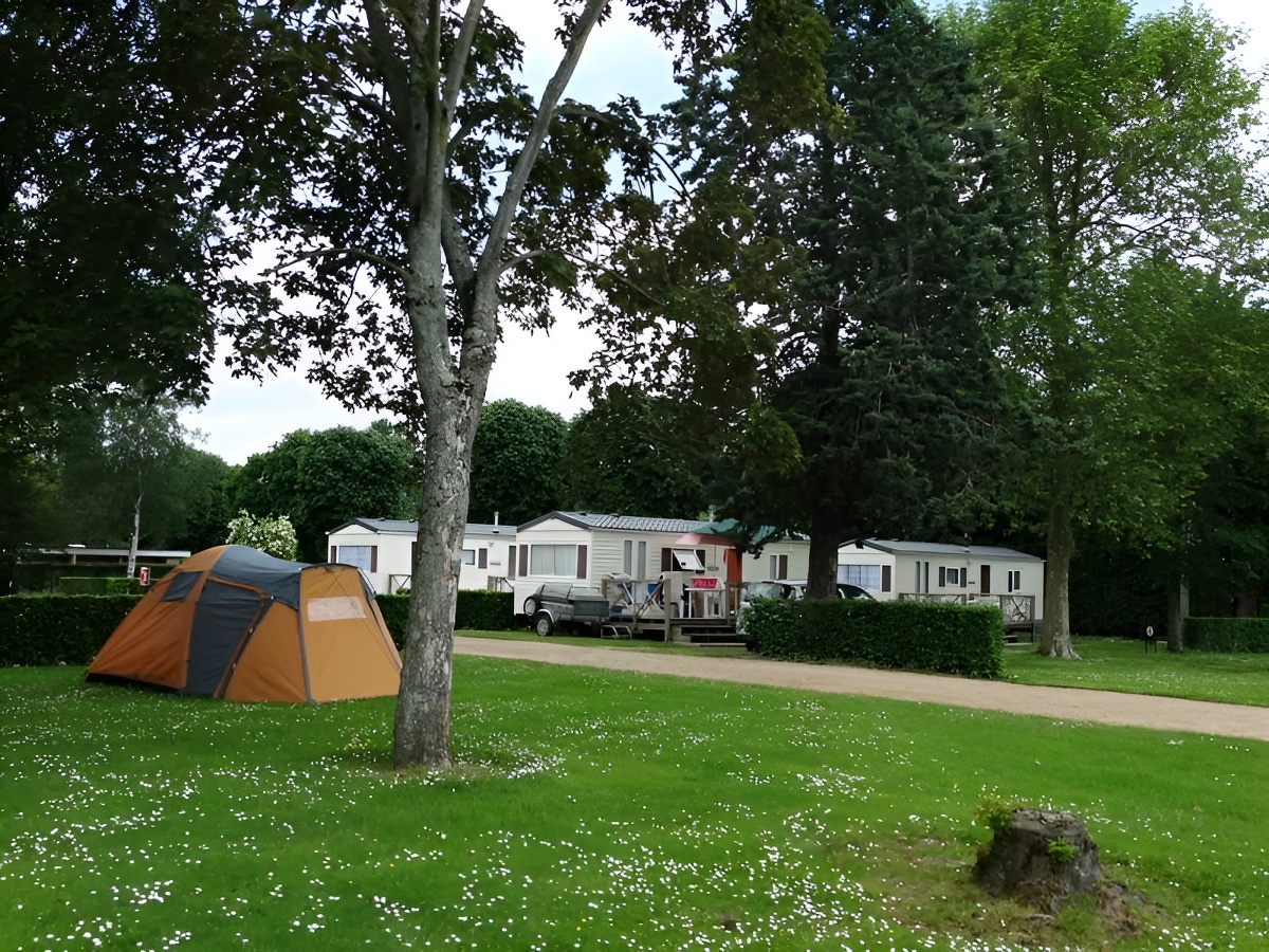 Marion NogueiraCamping de la Vallée à Lisieux Emplacements et mobil home