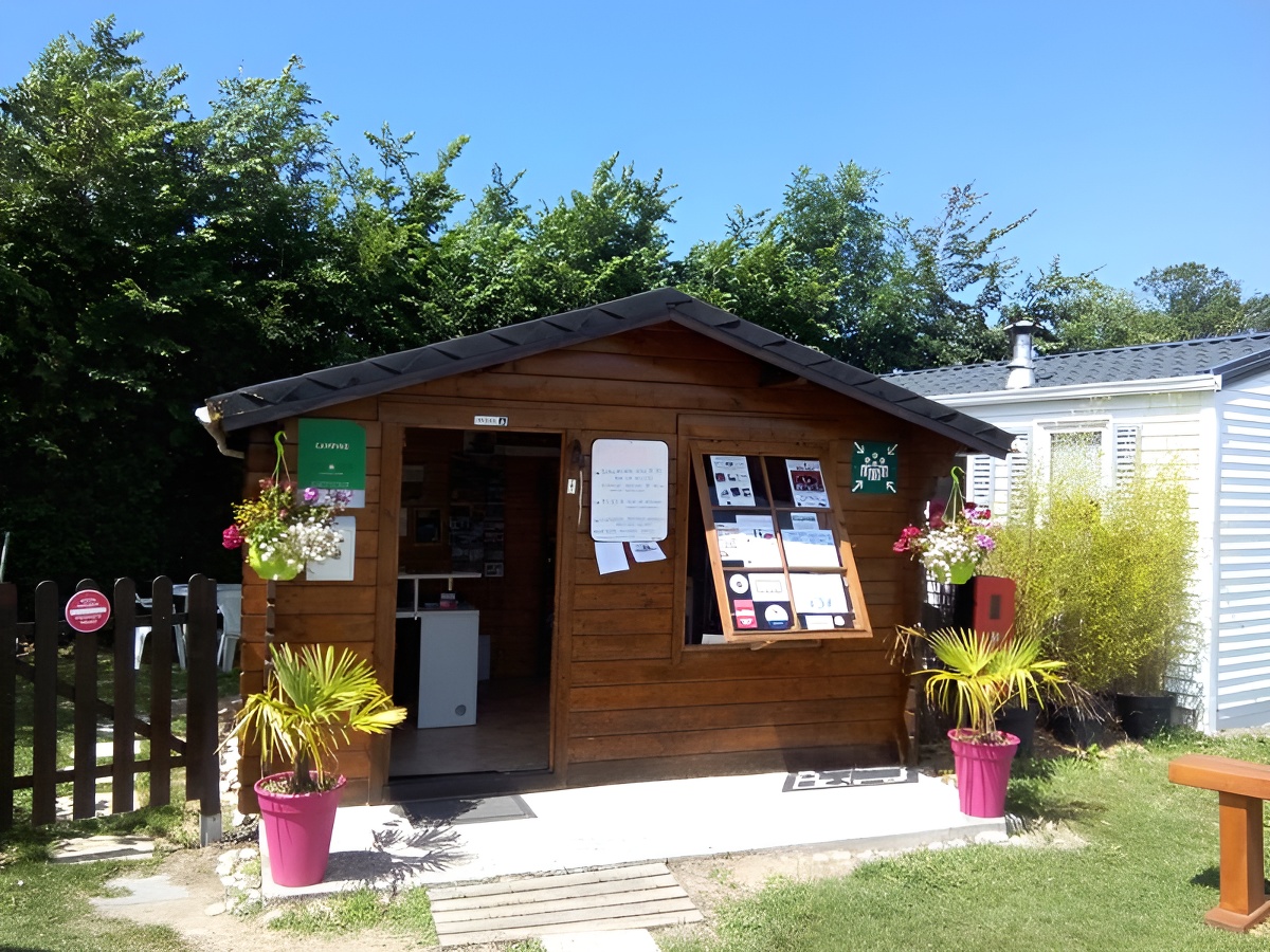 Camping les Bas CarreauxCamping les Bas Carreaux - Arromanches