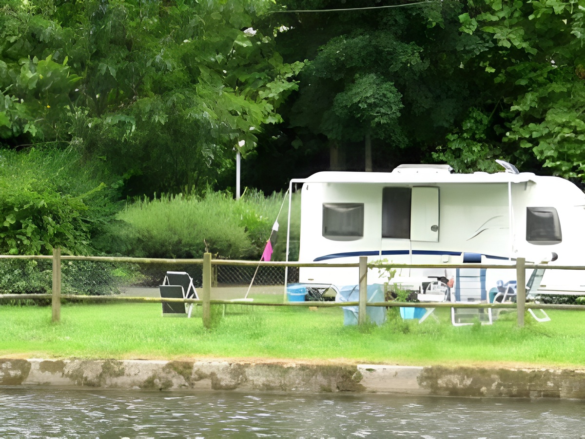 Camping des bords de VireCamping des bords de Vire - Pont Farcy - emplacement 2