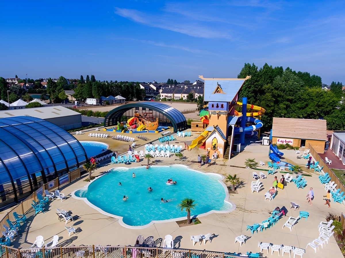 Donjon de LarsCamping Donjon de Lars- Courseulles- piscine