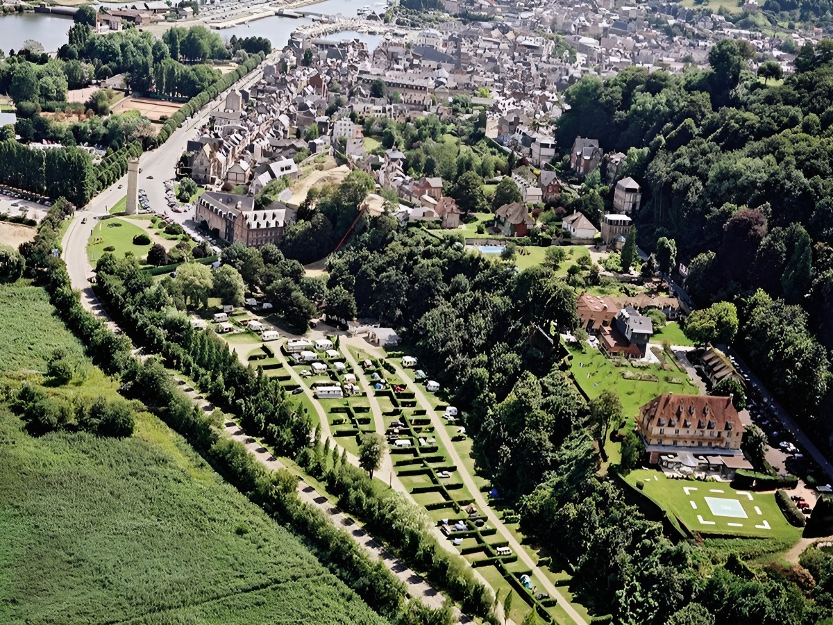 Camping le PhareCamping le Phare à Honfleur - vue aérienne