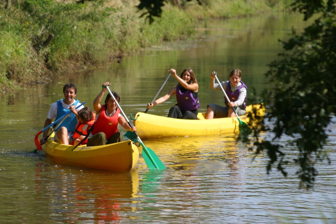 ©Camping les Pins Bleus Canoë