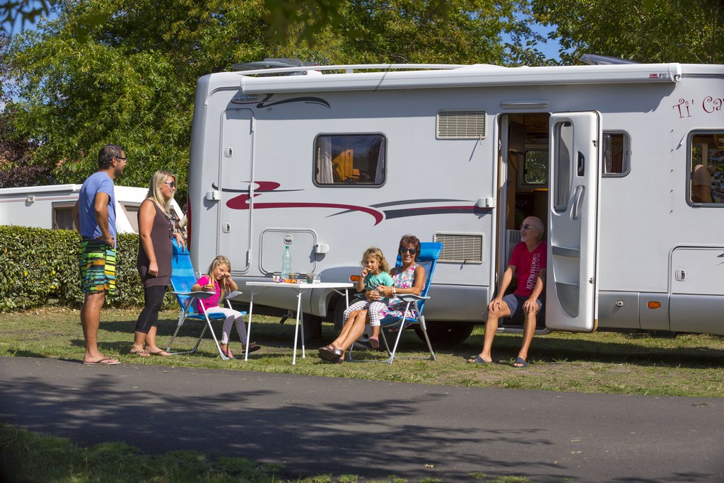 Camping PipiouCamping Pipiou-parentis-camping-car