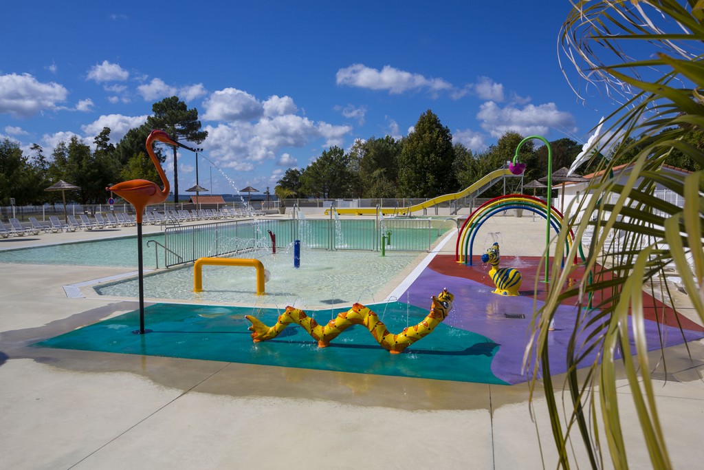 Camping PipiouCamping Pipiou-parentis-camping-piscine4