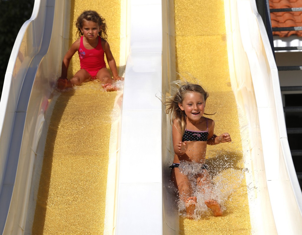 Camping PipiouCamping Pipiou-parentis-tobogans