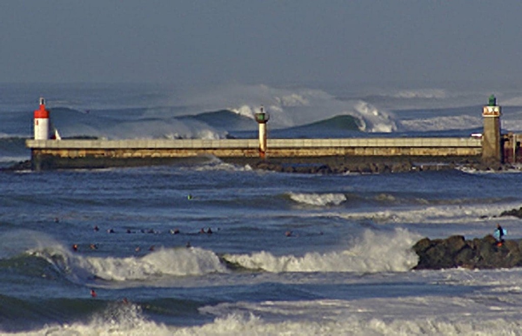 Capbreton SurferCAPBRETONSURFER_CAPBRETON_OTILAS