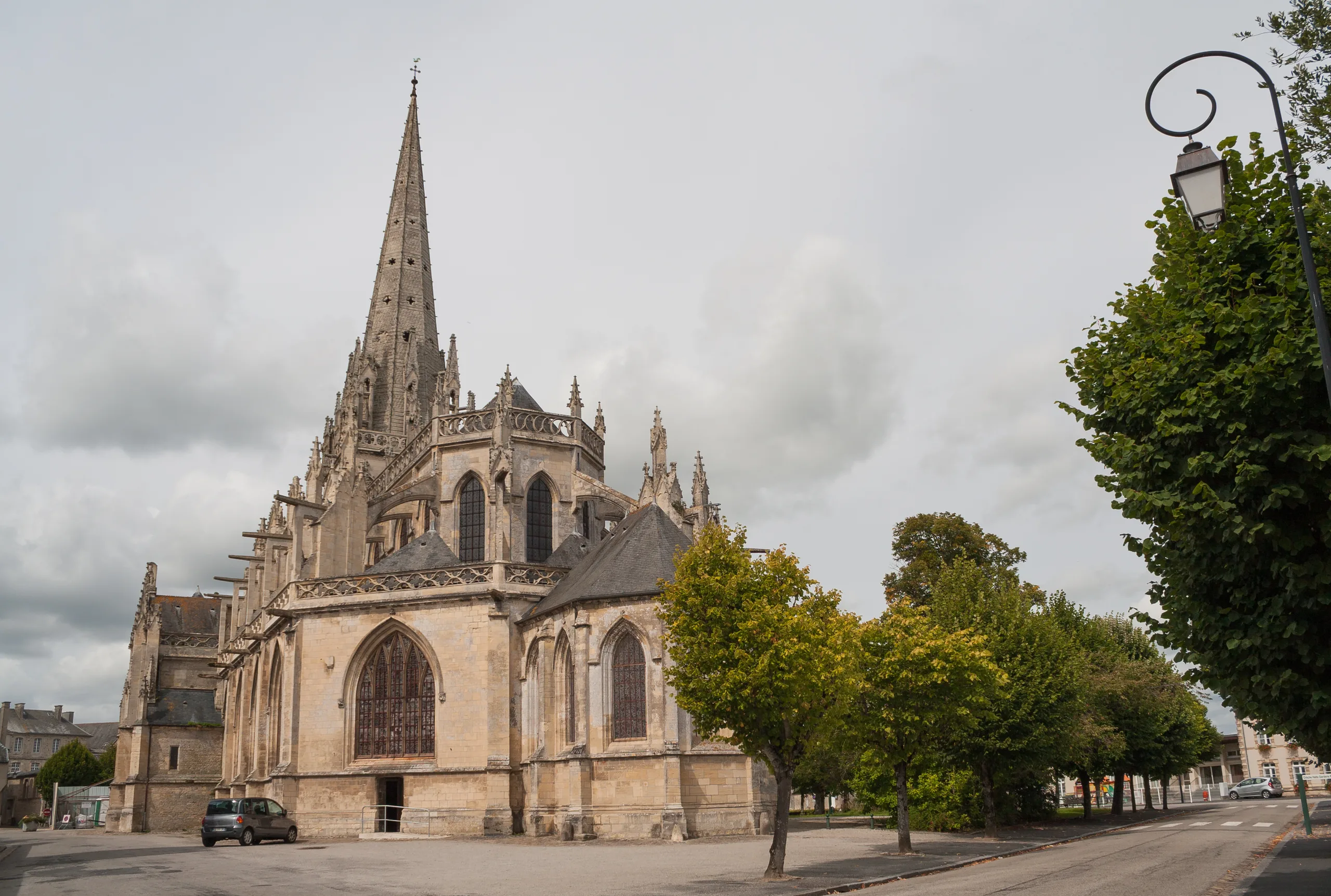 Carentan Église Notre Dame Sud-Est 2014 08 24.jpg