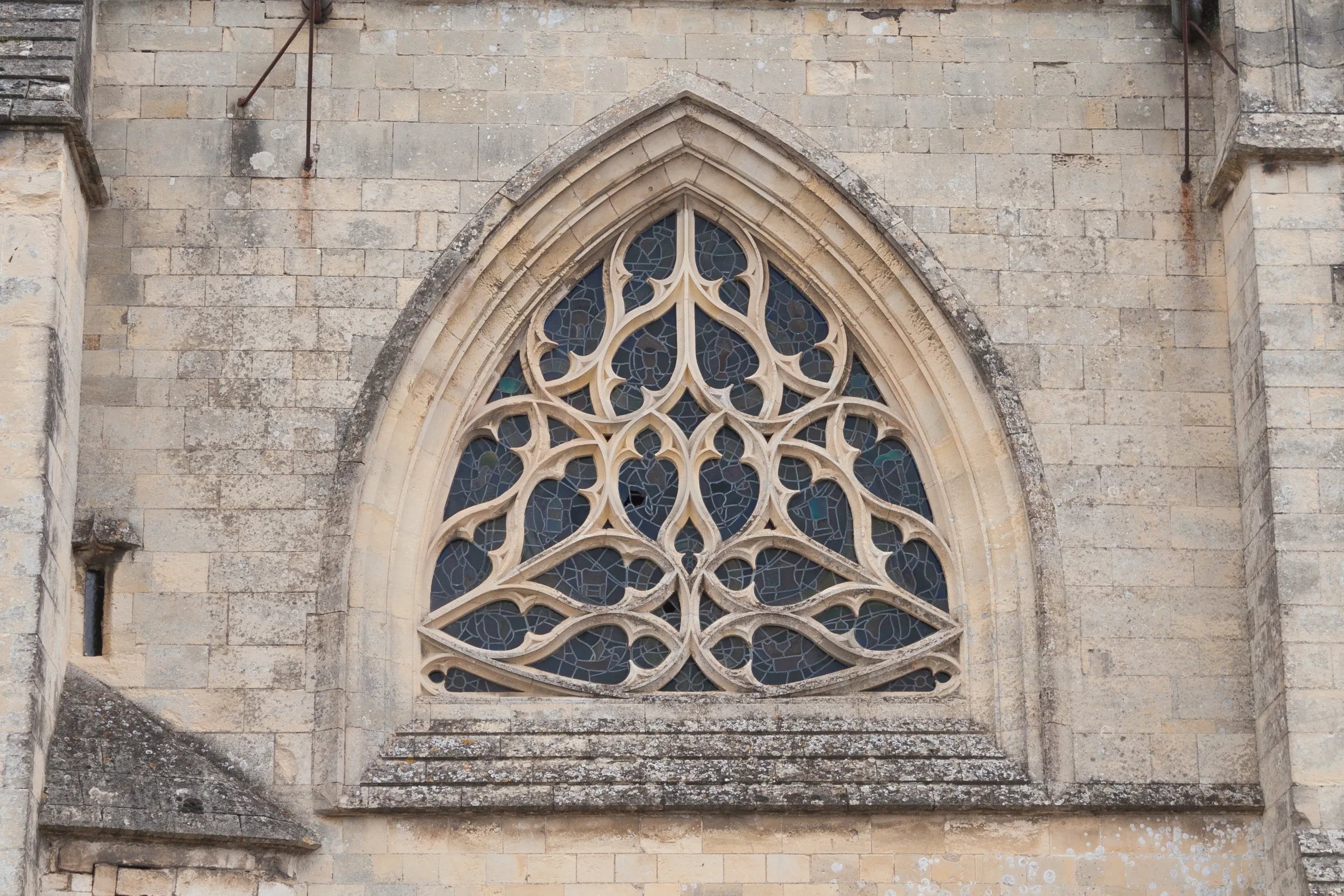 Carentan Église Notre Dame Vitrail Baie 28 Extérieur 2014 08 24.jpg