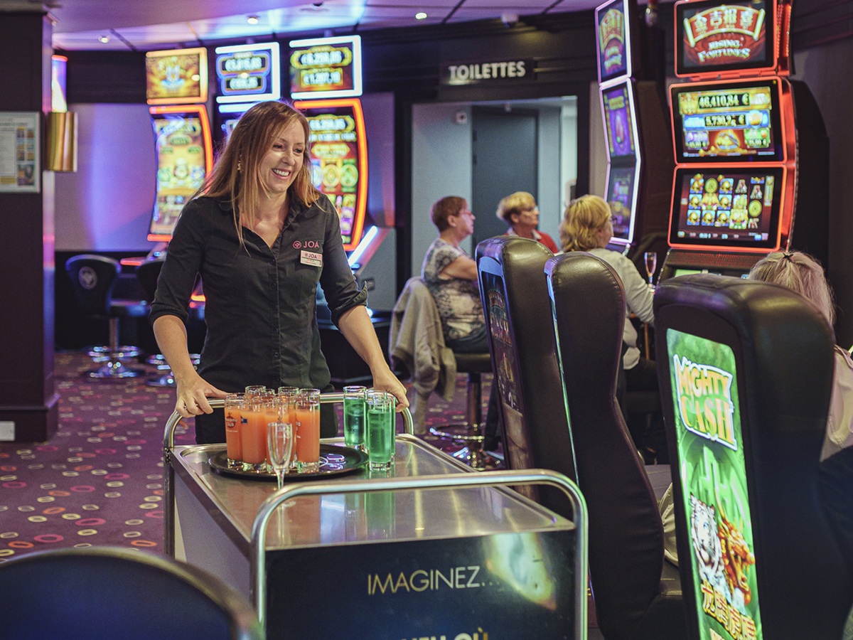 CLEMENT GAETAN @gcplyoncasino-JOA-personnel-service-Credit-Gaetan-CLEMENT