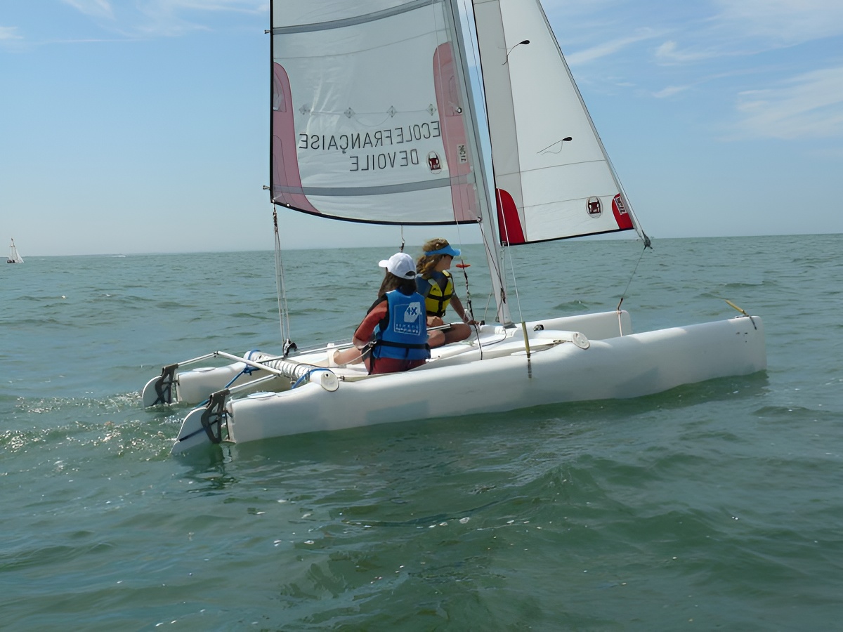 © CCEDCatamaran - Dives sur Mer - Ecole de Voile Intercommunale
