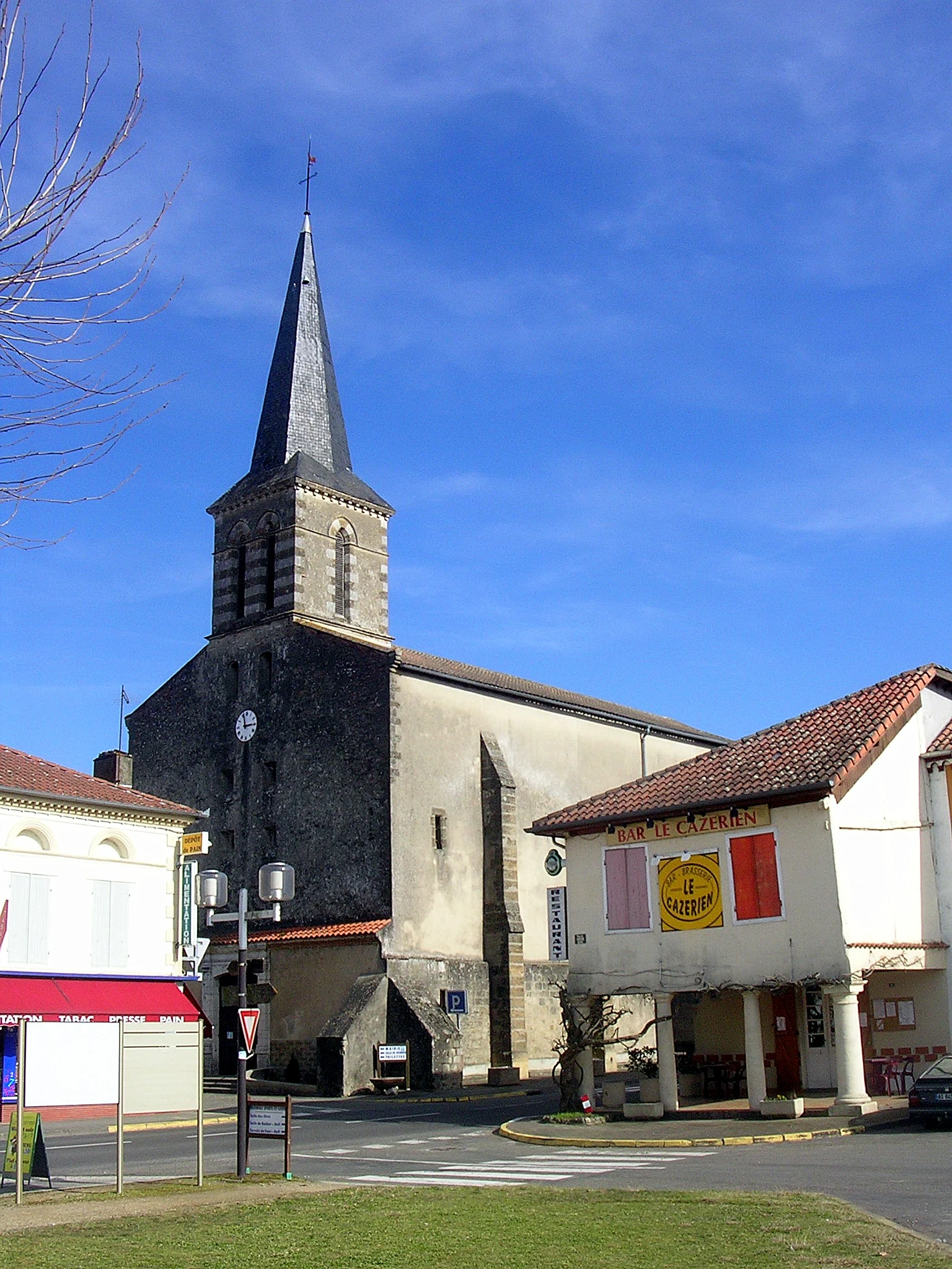 Cazere-sur-adour eglise.jpg