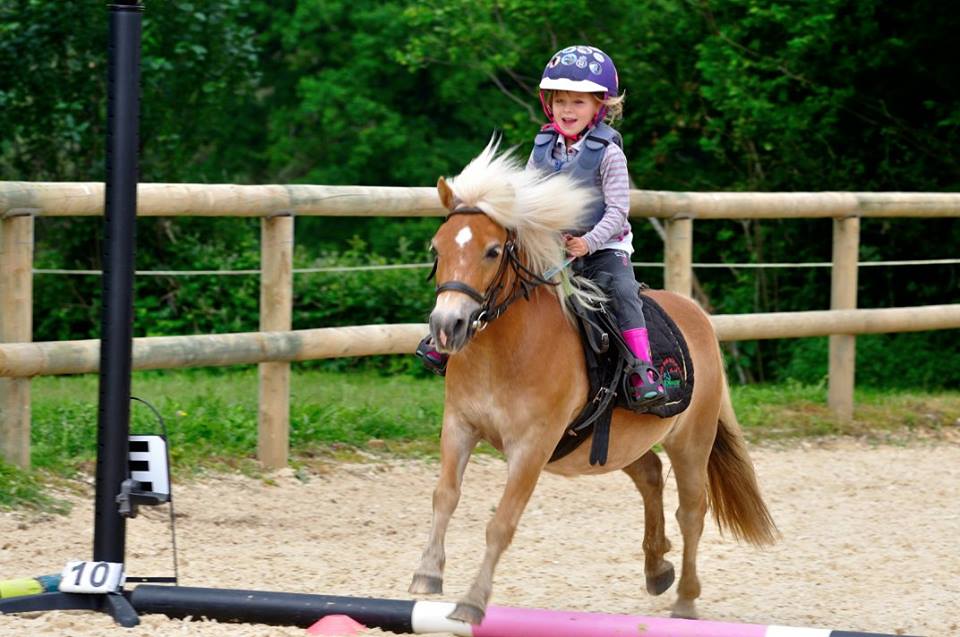 CDESMOTTESCENTRE EQUESTRE CHAPELLE CECELIN