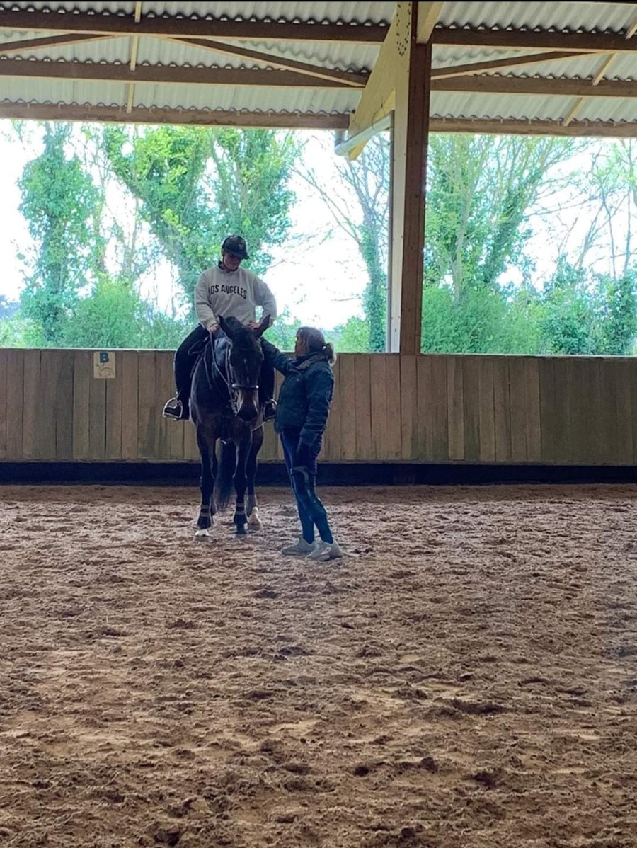 PROPRIETAIRECENTRE EQUESTRE VAL DE SAIRE - REVILLE - 13