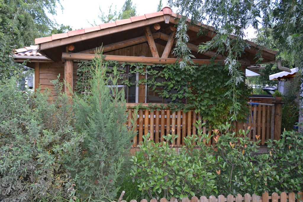 ©camping-les-pres-verts-landeschalet-bois-gastes-landes