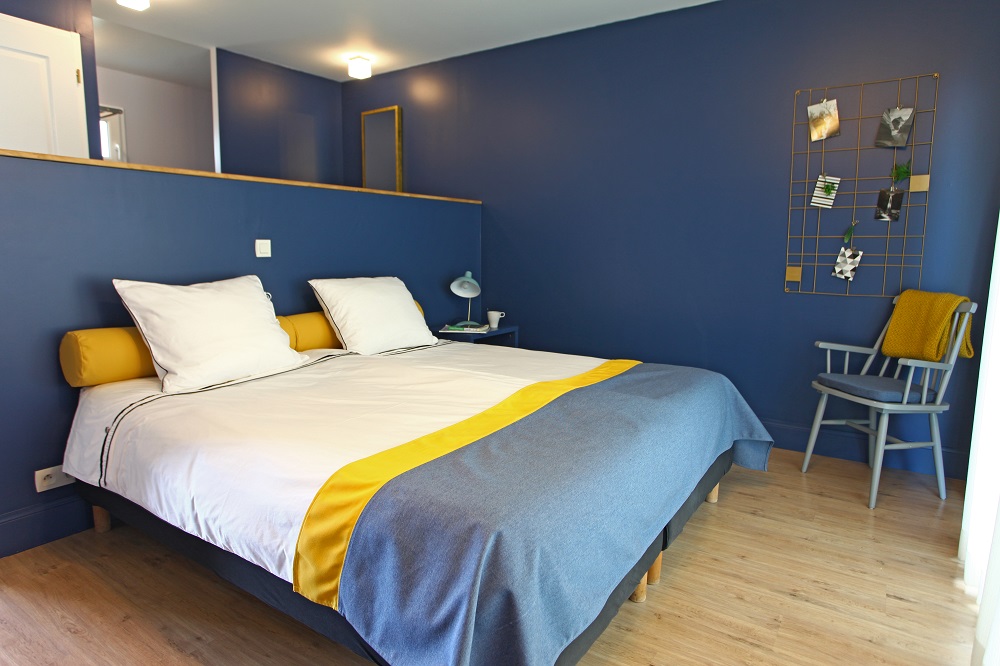 © Petite couronneChambre-double-classique-bleu
