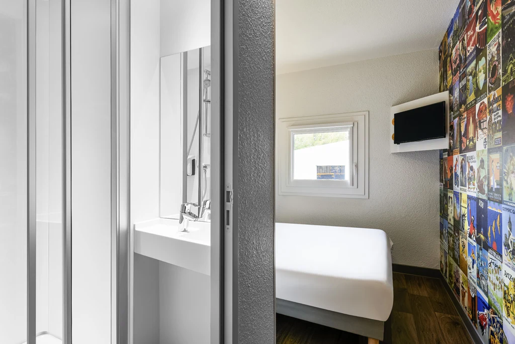 Chambre et salle de bain