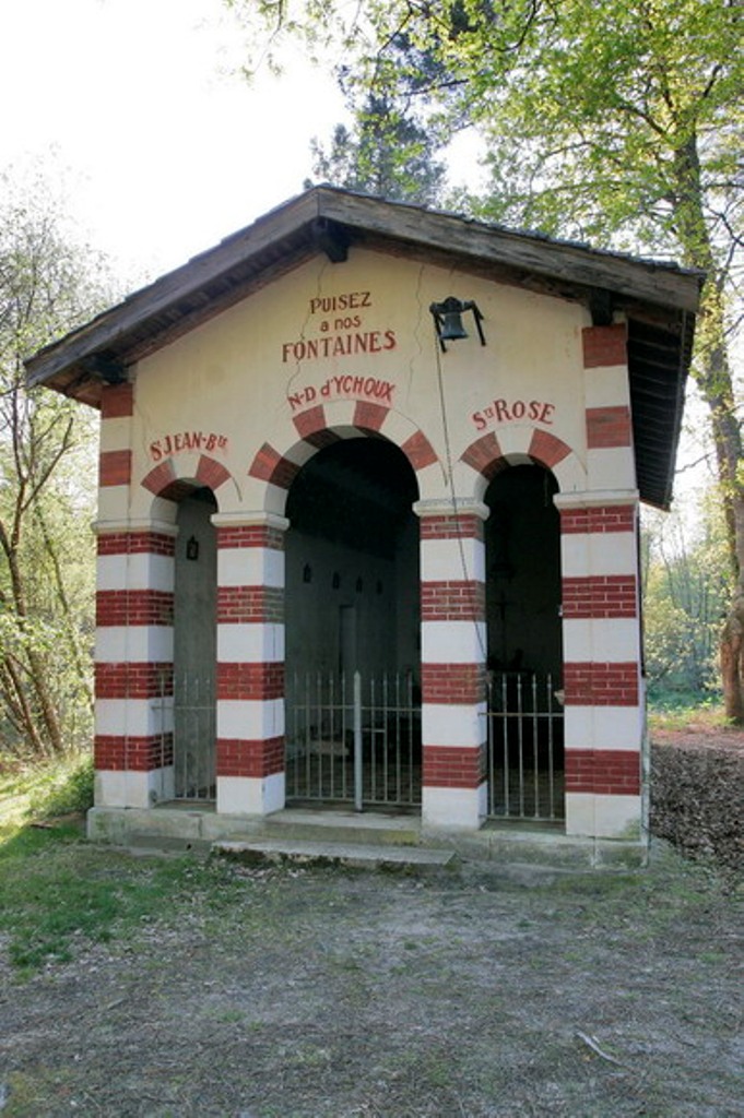 ychouxchapelle-fontaines-ychoux