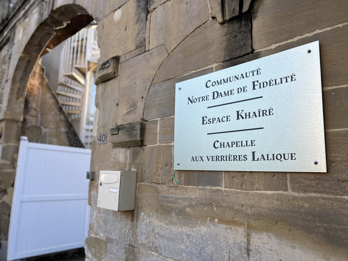 Orane Trinitéchapelle-lalique-entree-douvres