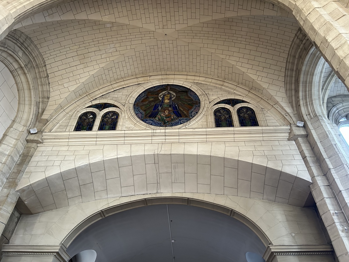 Orane Trinitéchapelle-lalique-plafond-douvres