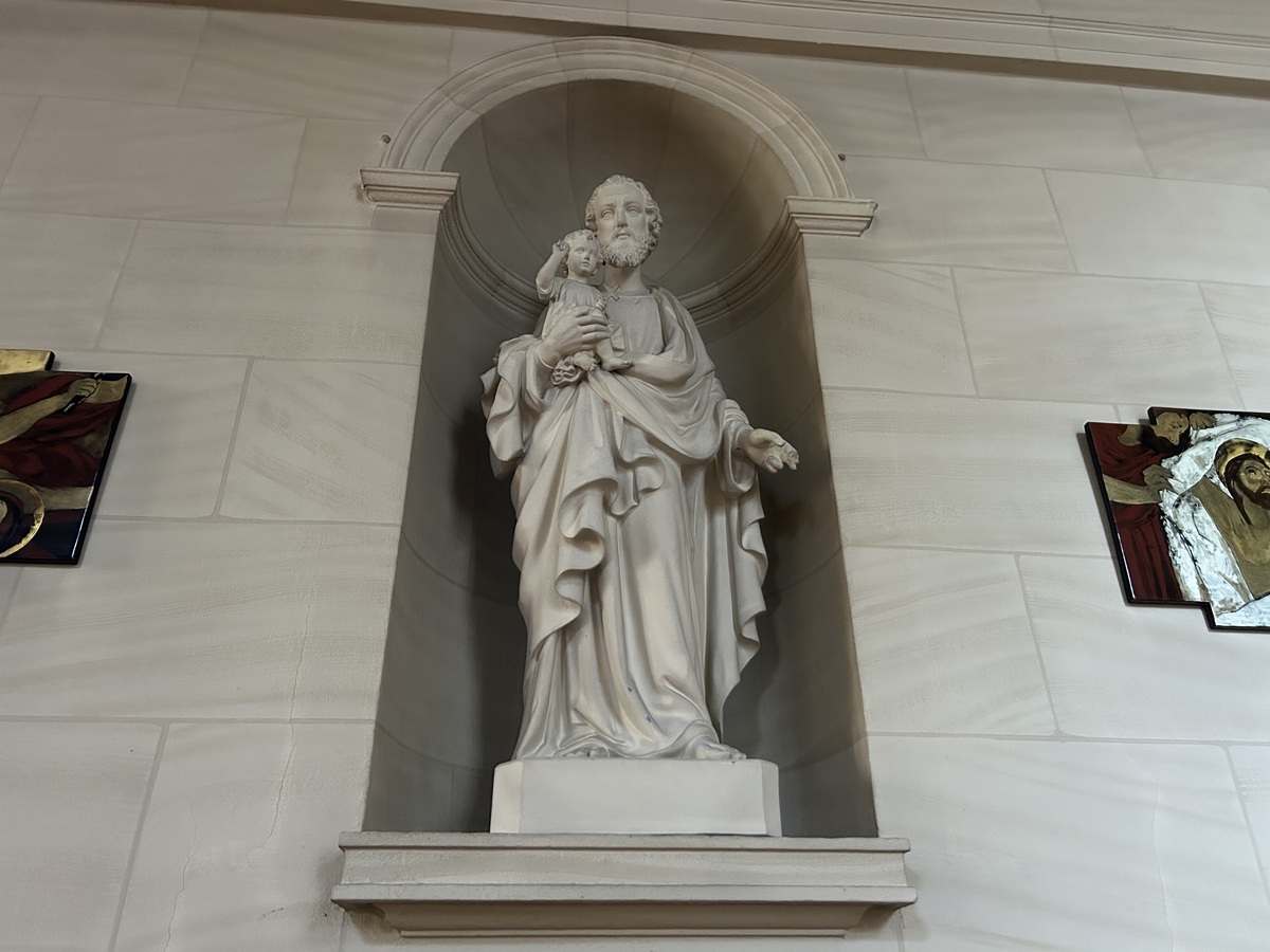 Orane Trinitéchapelle-lalique-statuts-homme-douvres