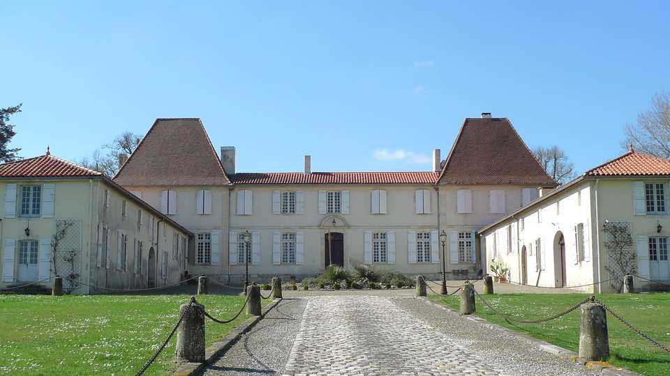 ©droits reservésChateau Caupenne - Façade