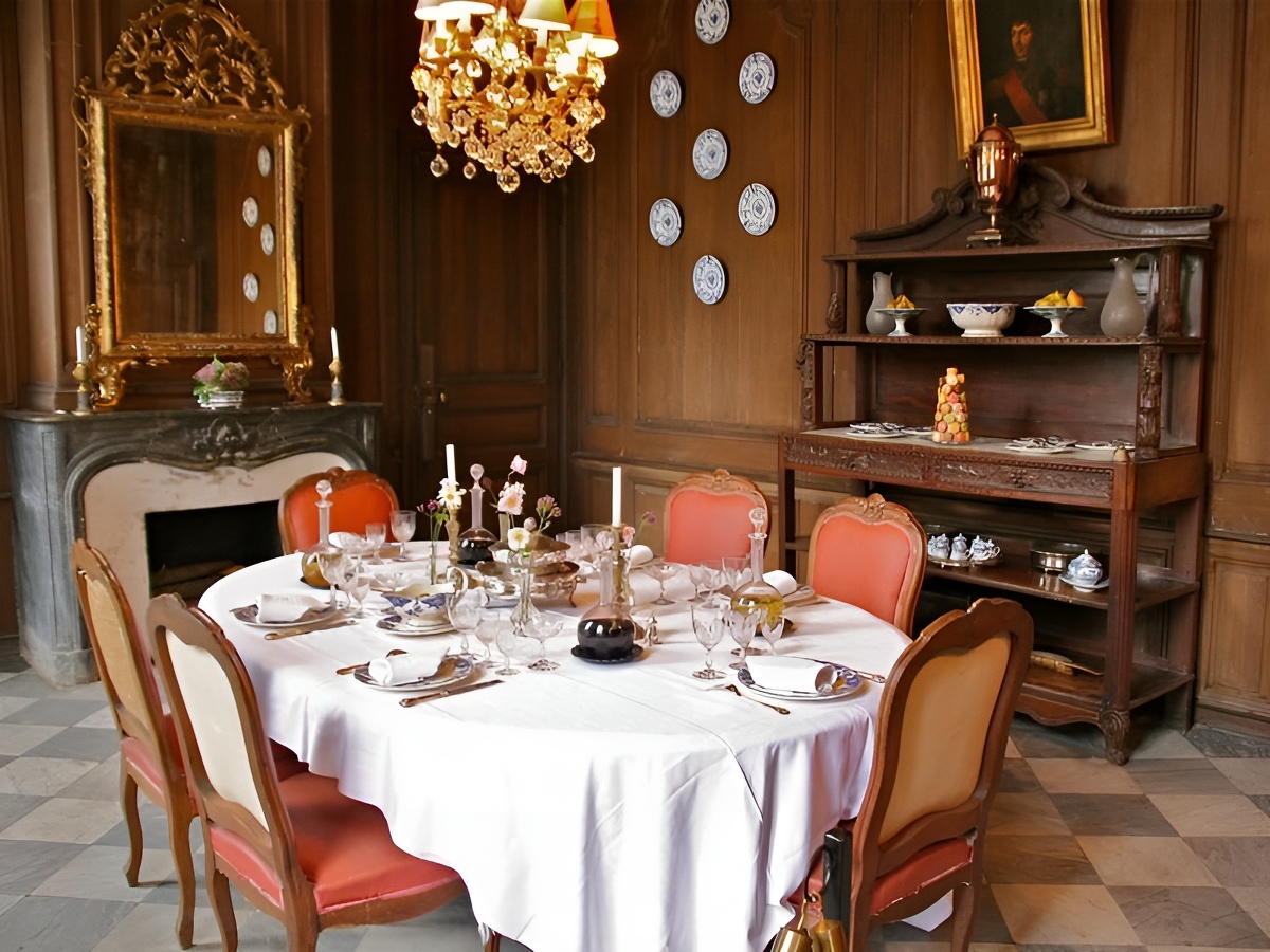 Château de CanonChâteau de Canon Salle à Manger