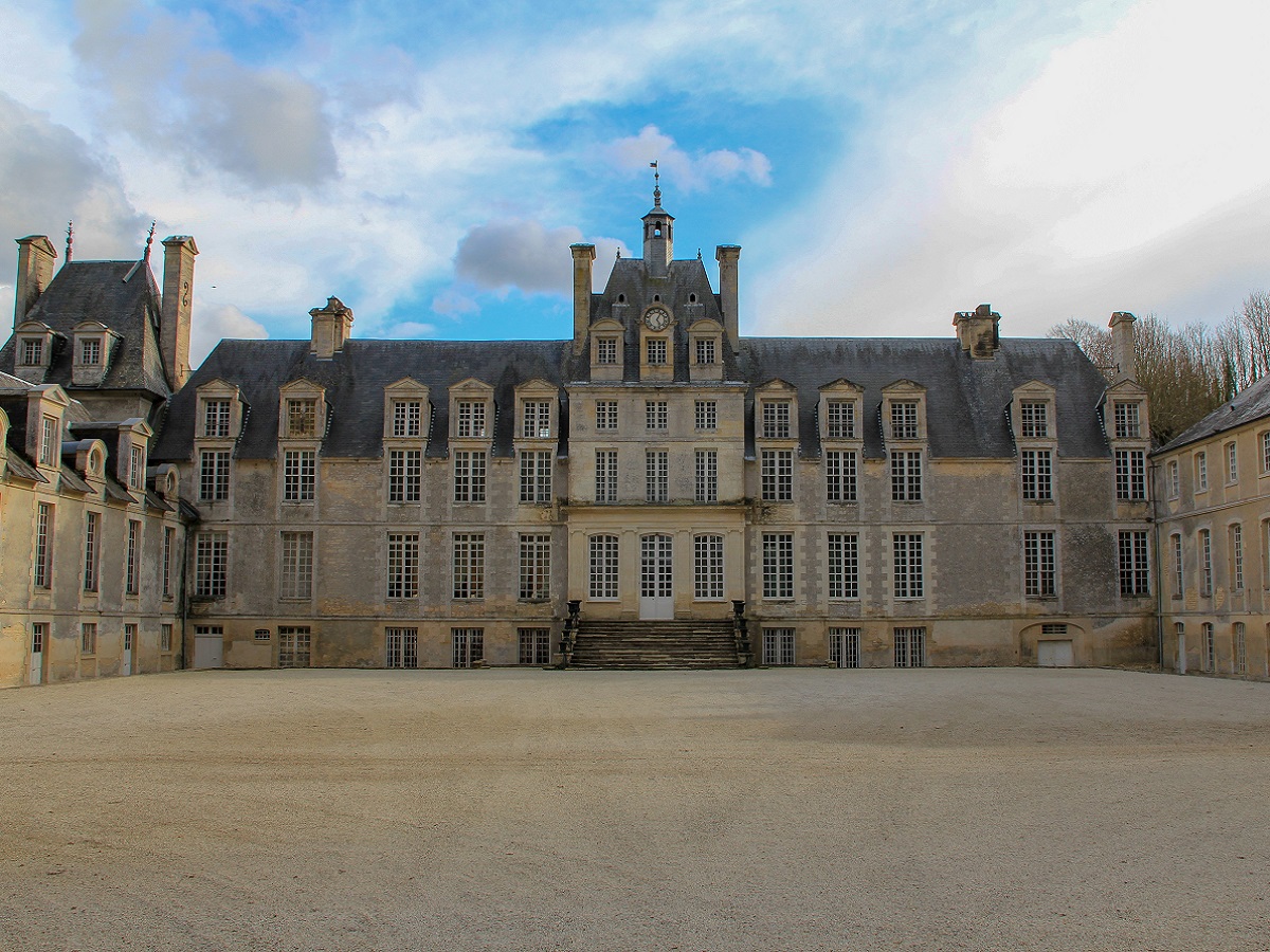 château de LatheuilChateau de Lantheuil