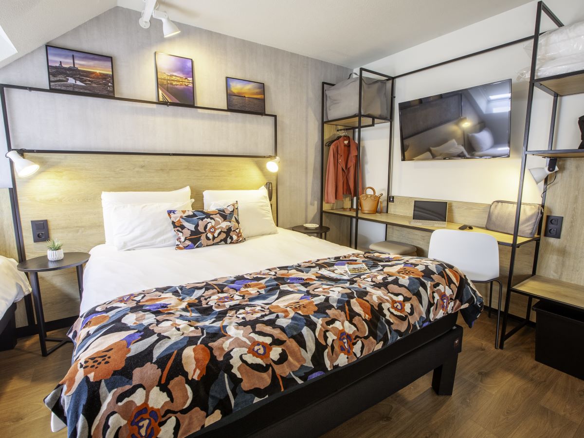 ALMODOVARcherbourg-hôtel ibis- chambre privilège.04