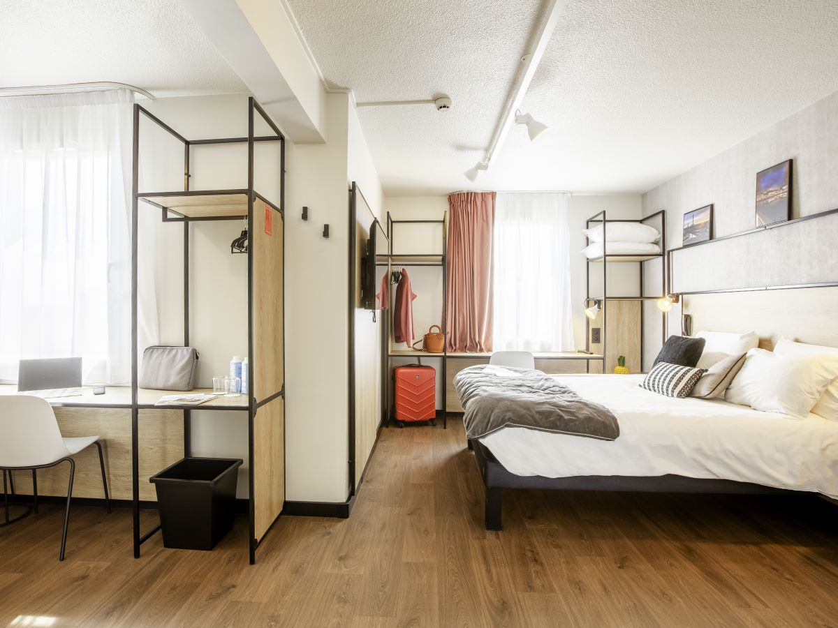 ALMODOVARcherbourg-hôtel ibis- chambre privilège-05
