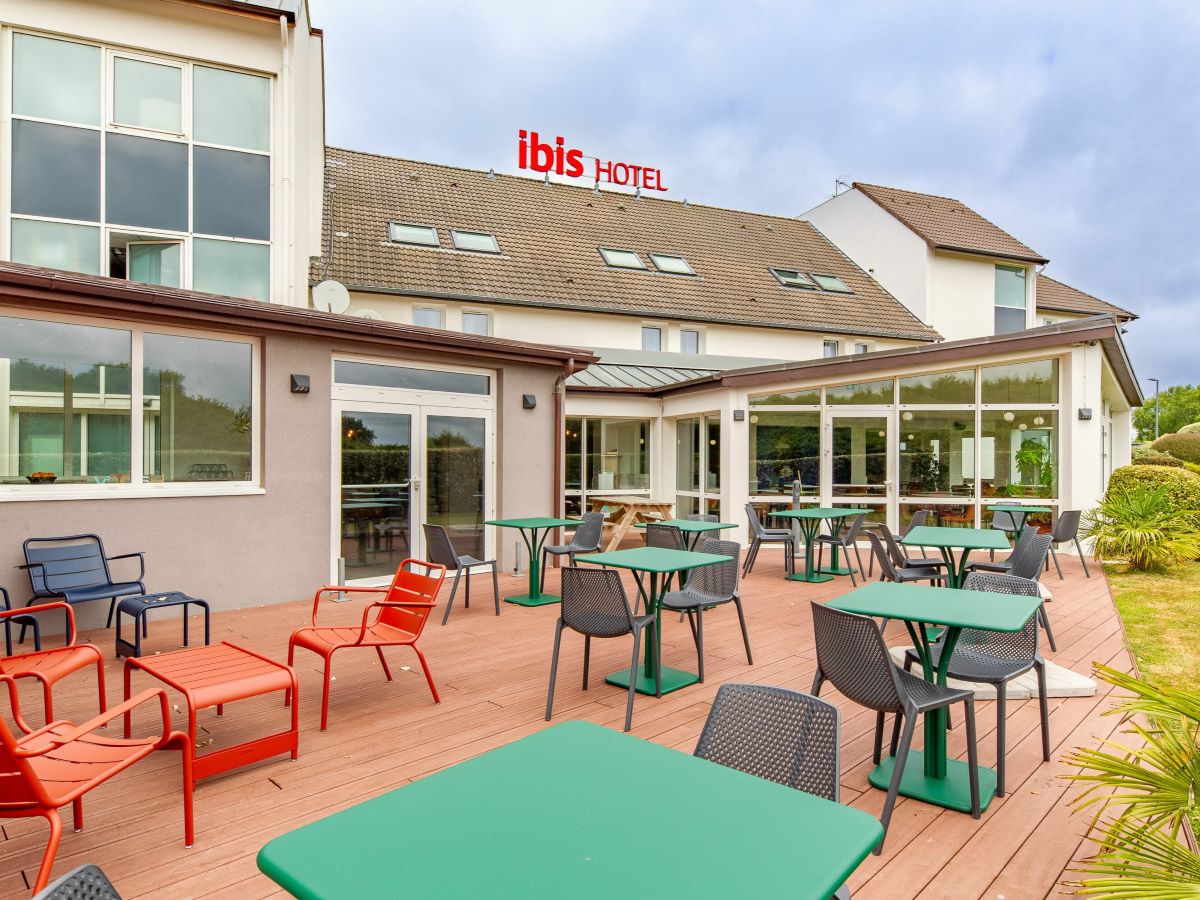ALMODOVARcherbourg-hôtel ibis- terrasse-09