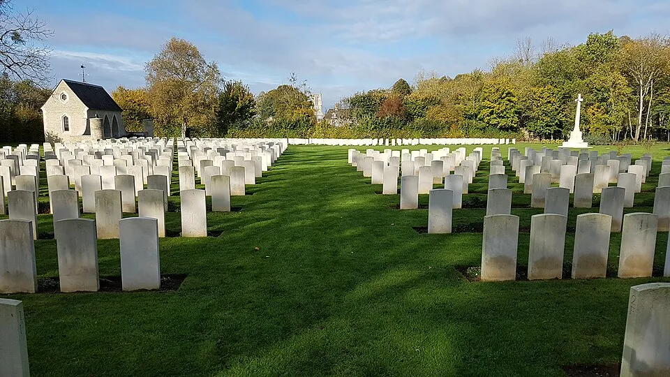 Cimetière britannique d'Hermanville-sur-Mer Vue Ouest