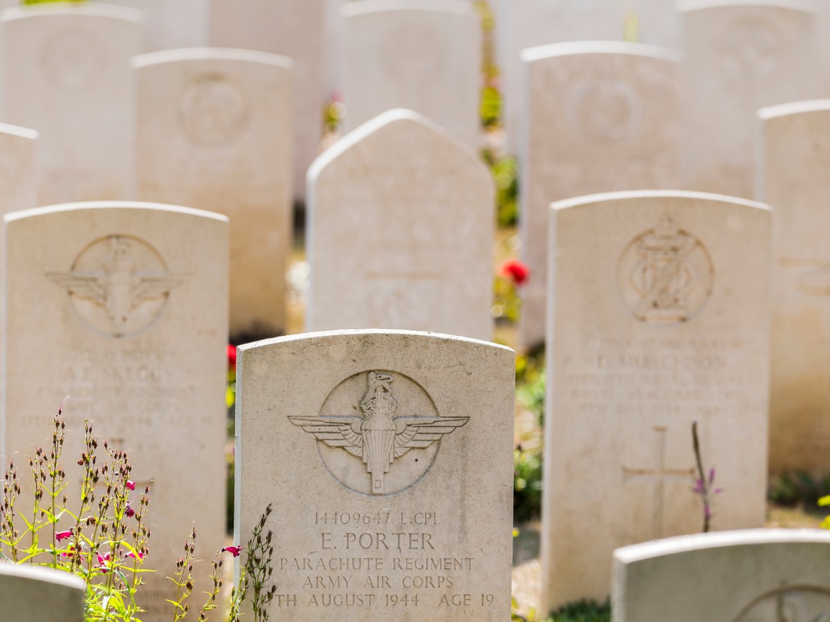Éric Larrayadieu - Normandie Pays d'AugeCimetiere de Ranville