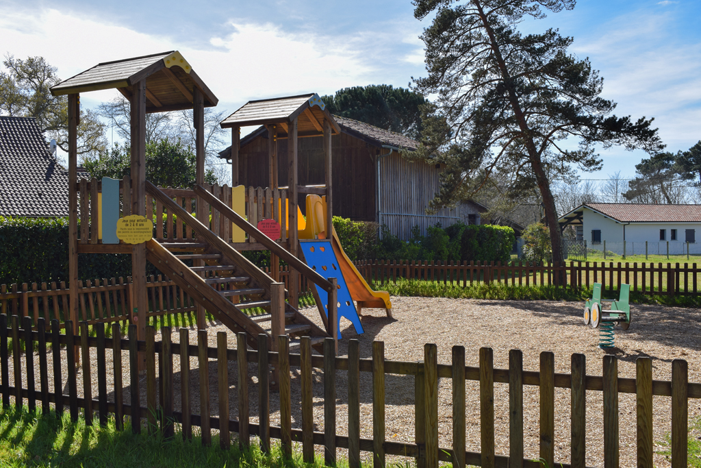 ©CLNT©CLNT - SAINT JULIEN EN BORN - Aire de jeux (1)