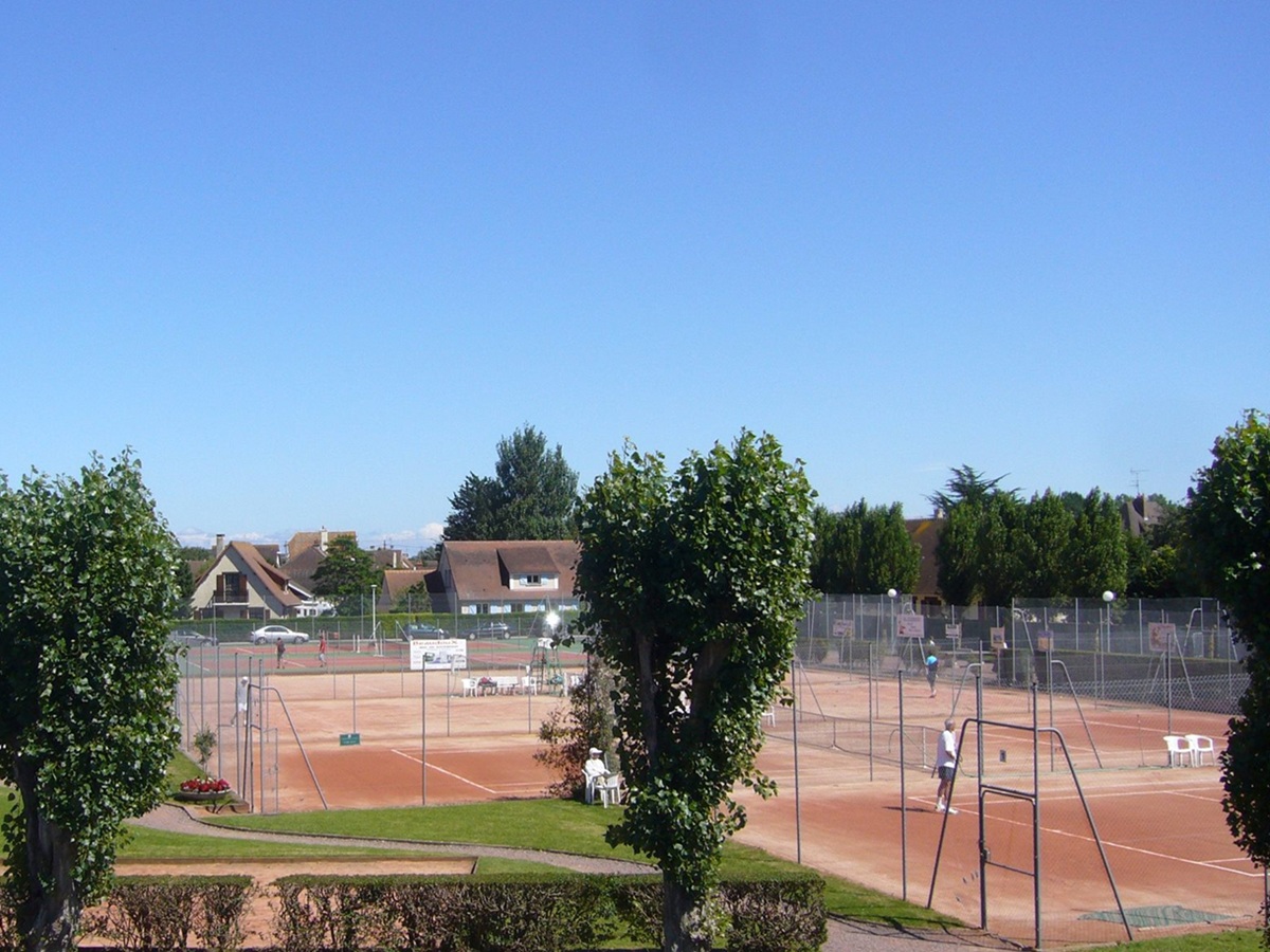tennis club courseullesClub-house(2)