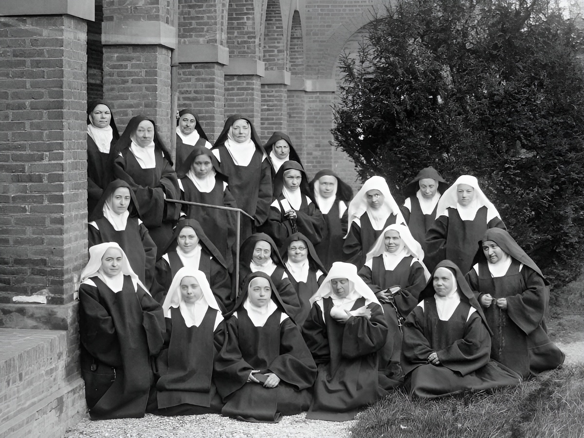 Sanctuaire Sainte ThereseCommunauté de Sainte Therese au Carmel - Lisieux