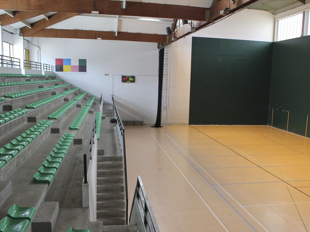 Libre de droitComplexe Larrendart