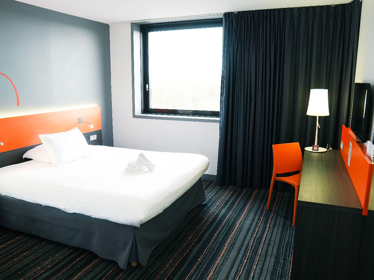 Ibis Styles Caen Centre Garehotel-ibis-styles-caen-chambre